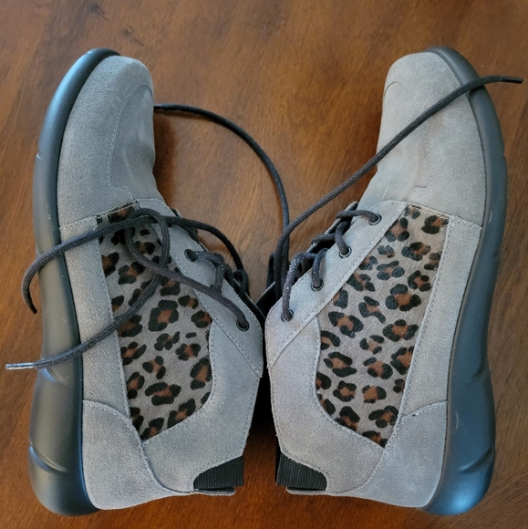 Hotter Raven Leopard Cheetah Print Grey Suede Low Lace Up Ladies Size 8.5 - Picture 5 of 7